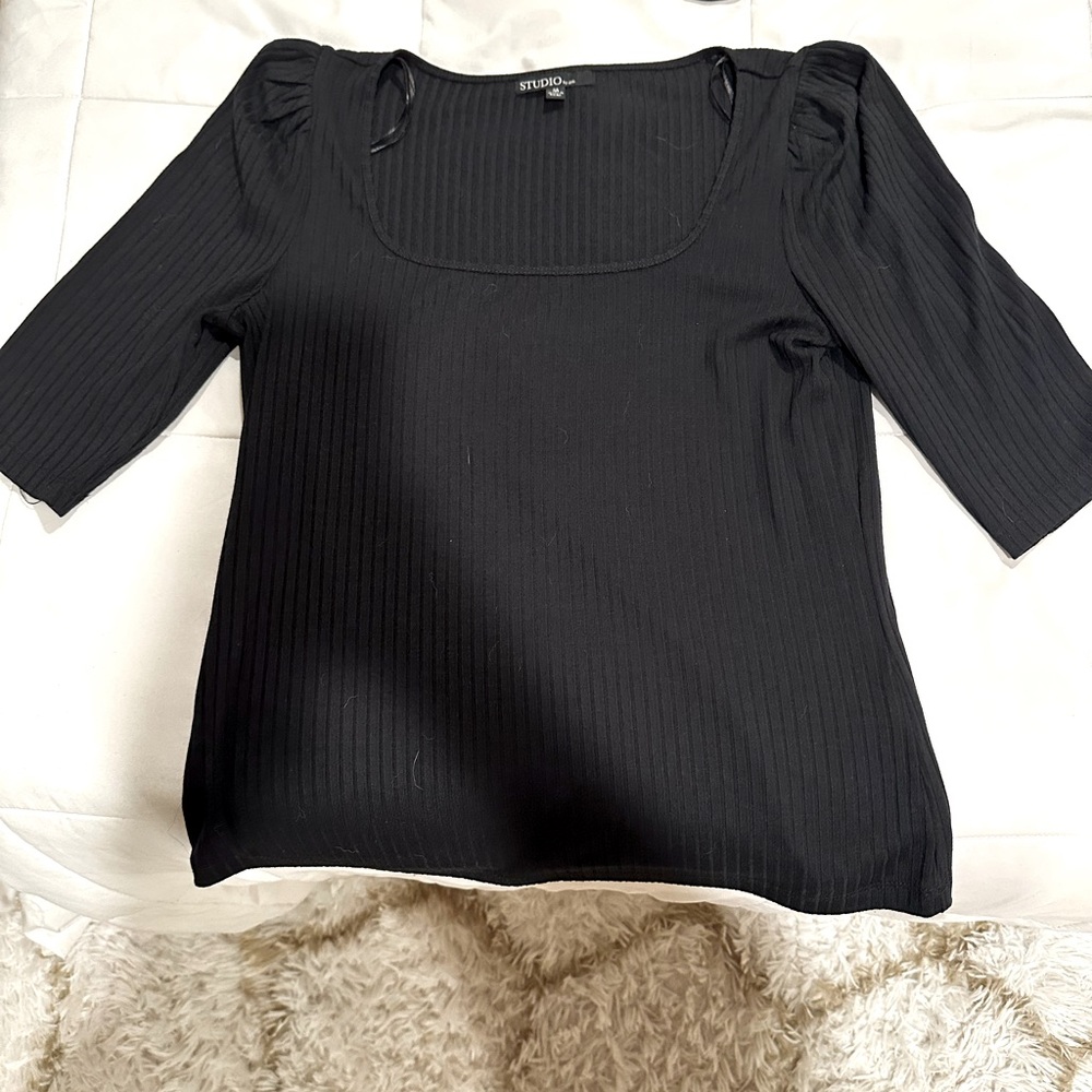 Black squared neck top
